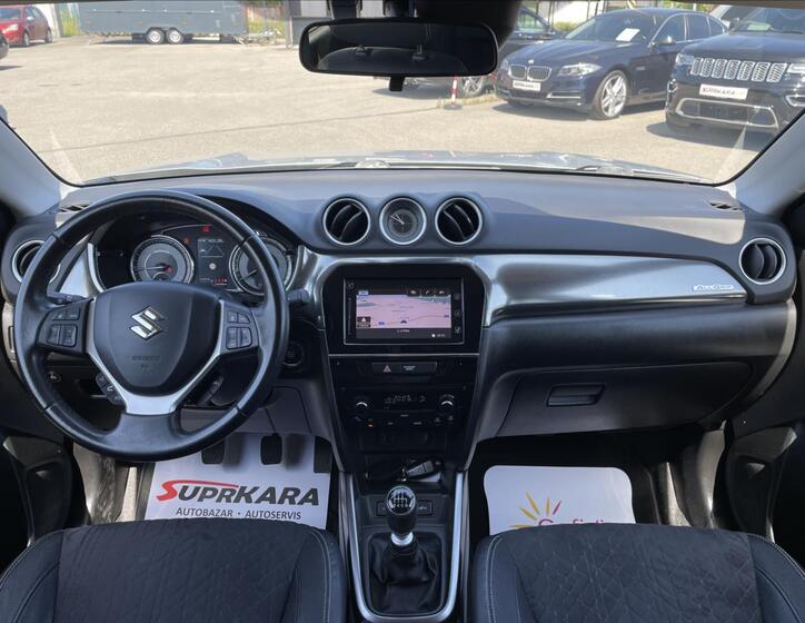 Suzuki Vitara 10