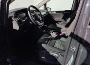 Volkswagen Touran 8