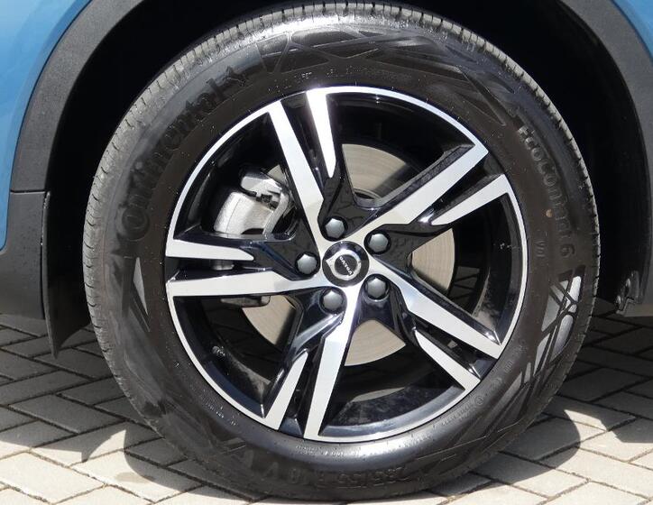 Volvo XC40 22