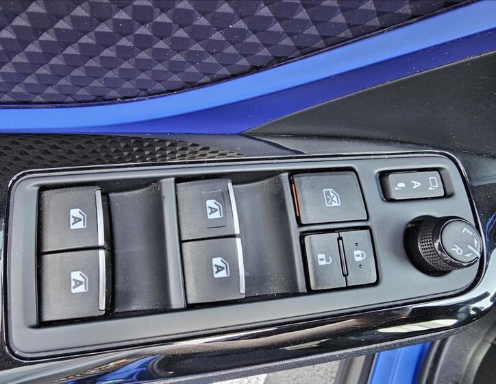 Toyota C-HR 9