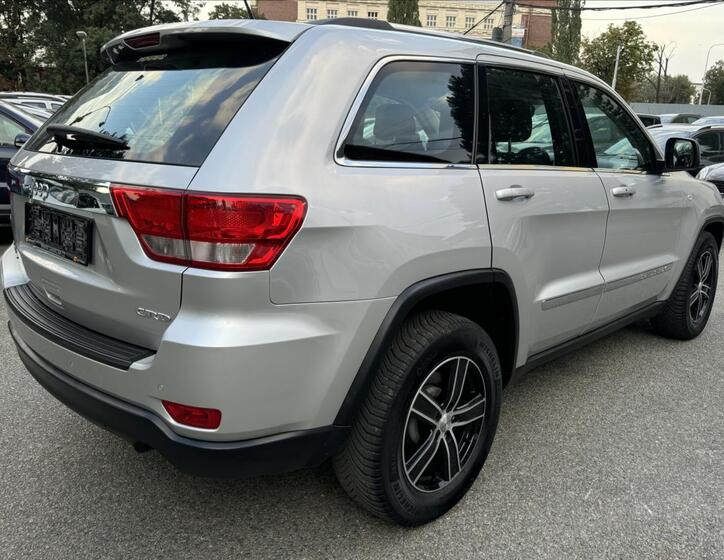 Jeep Grand Cherokee 11