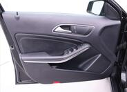 Mercedes-Benz GLA 11