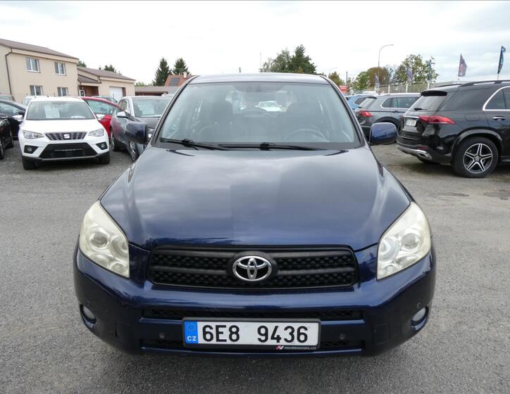 Toyota RAV4 2