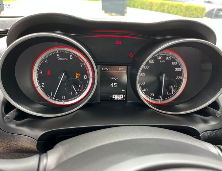 Suzuki Swift 21