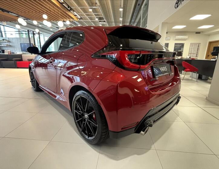 Toyota Yaris 5