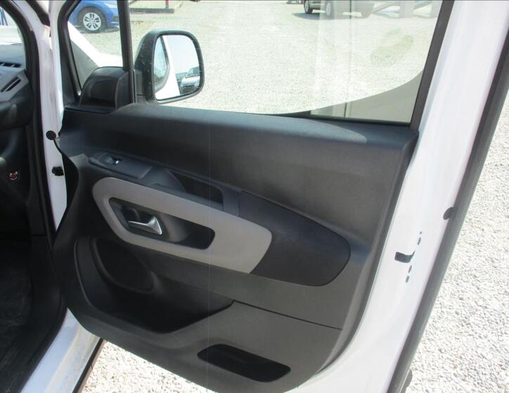 Peugeot Rifter 10