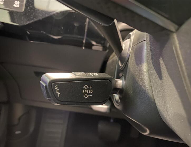 Audi e-tron 13