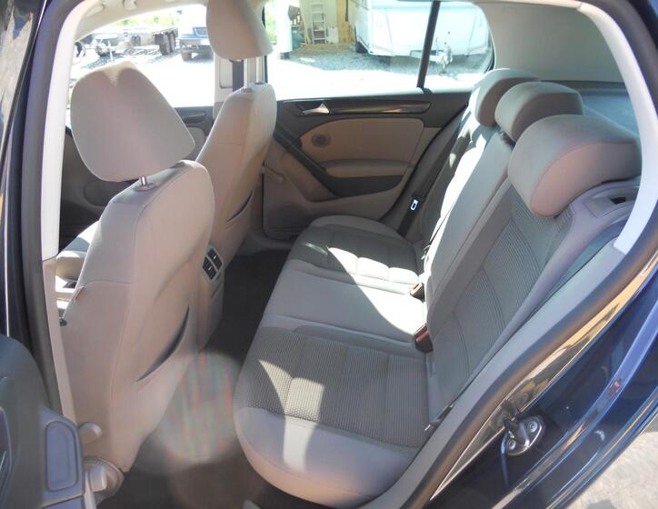 Volkswagen Golf 16
