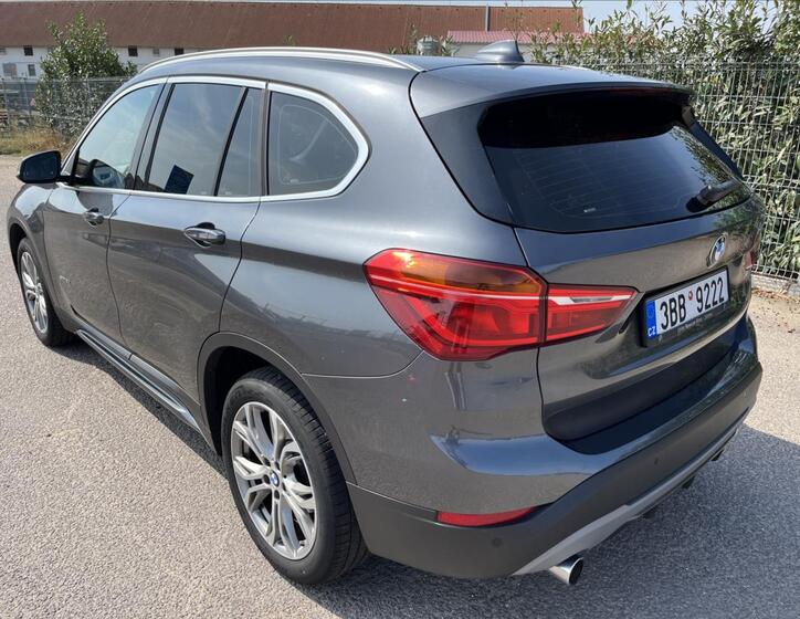 BMW X1 8