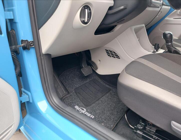 Volkswagen e-up! 28