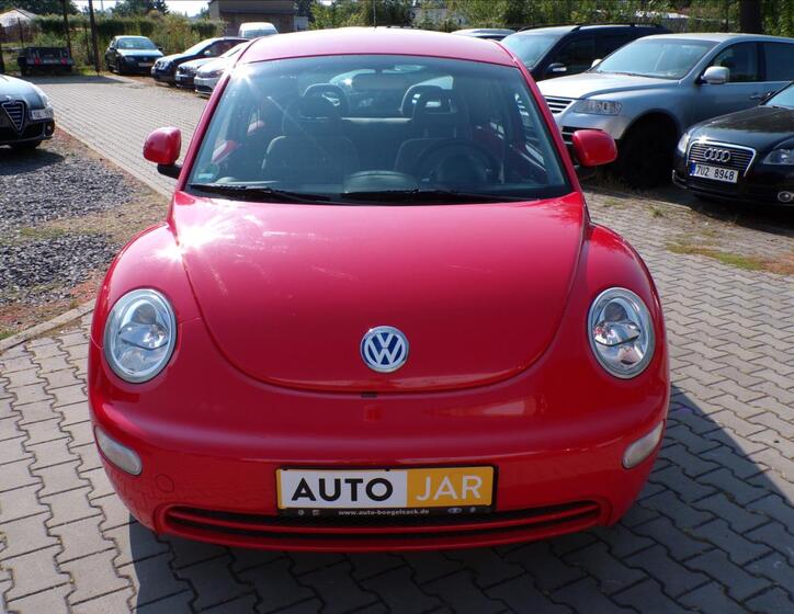 Volkswagen New Beetle 2