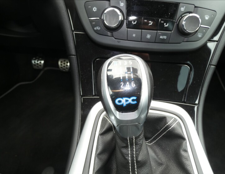 Opel Insignia 8