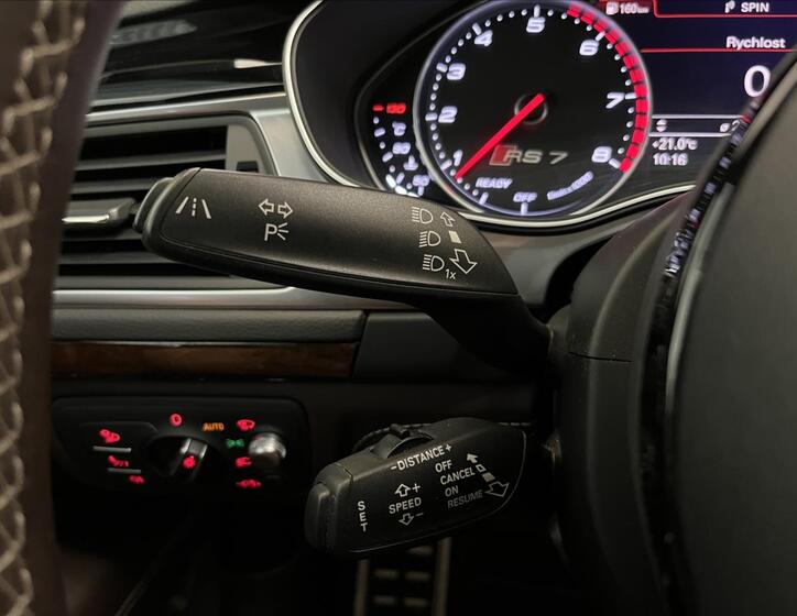 Audi RS 7 32