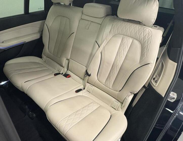 BMW X7 10