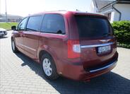 Chrysler Town & Country 3