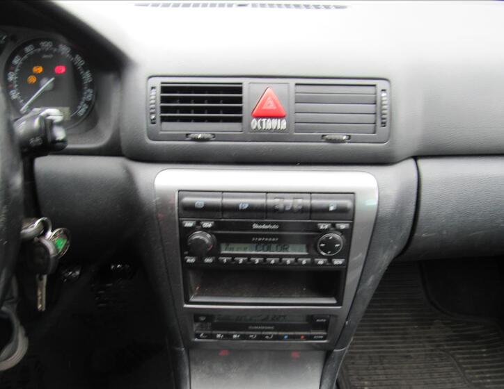 Škoda Octavia 15