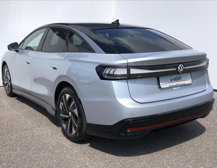 Volkswagen ID.7 9
