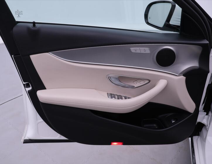Mercedes-Benz Třídy E 10