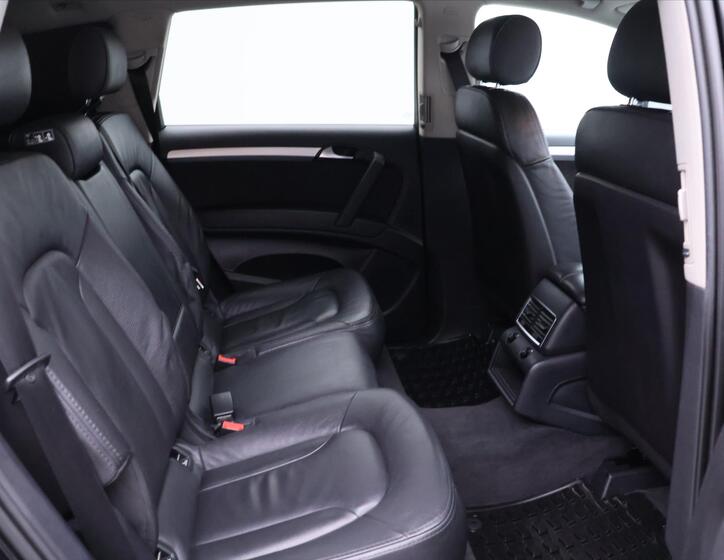 Audi Q7 14