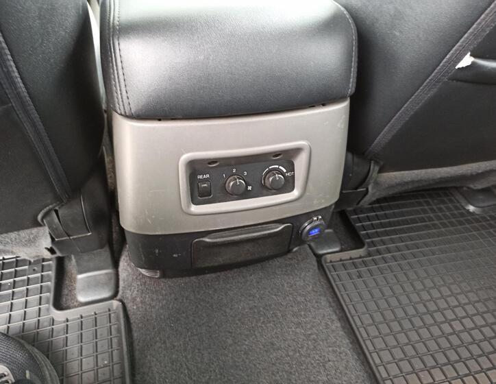 Mitsubishi Pajero 23