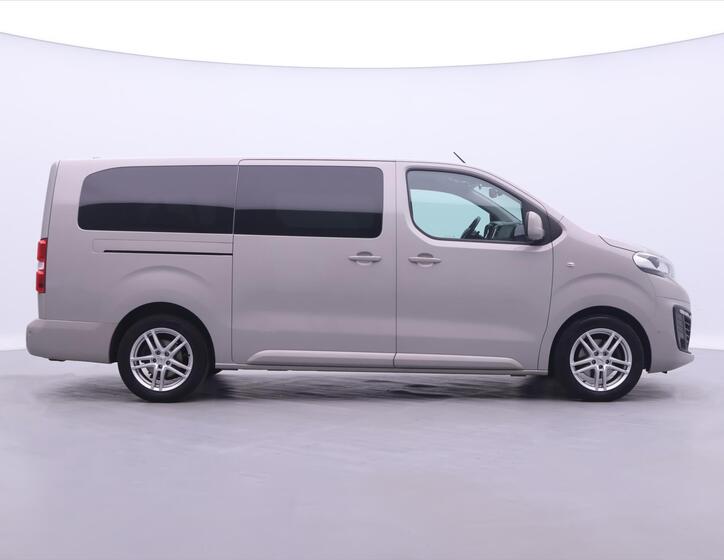 Peugeot Traveller 8