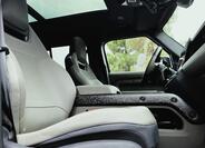 Land Rover Defender 50