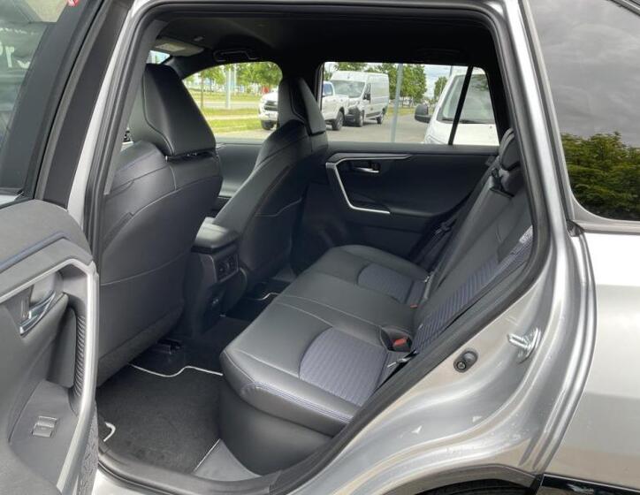 Toyota RAV4 11