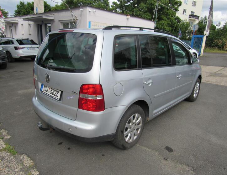 Volkswagen Touran 6