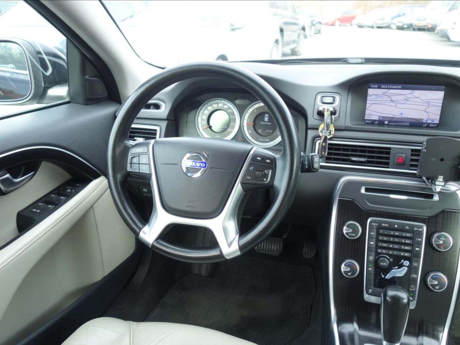 Volvo XC70 23