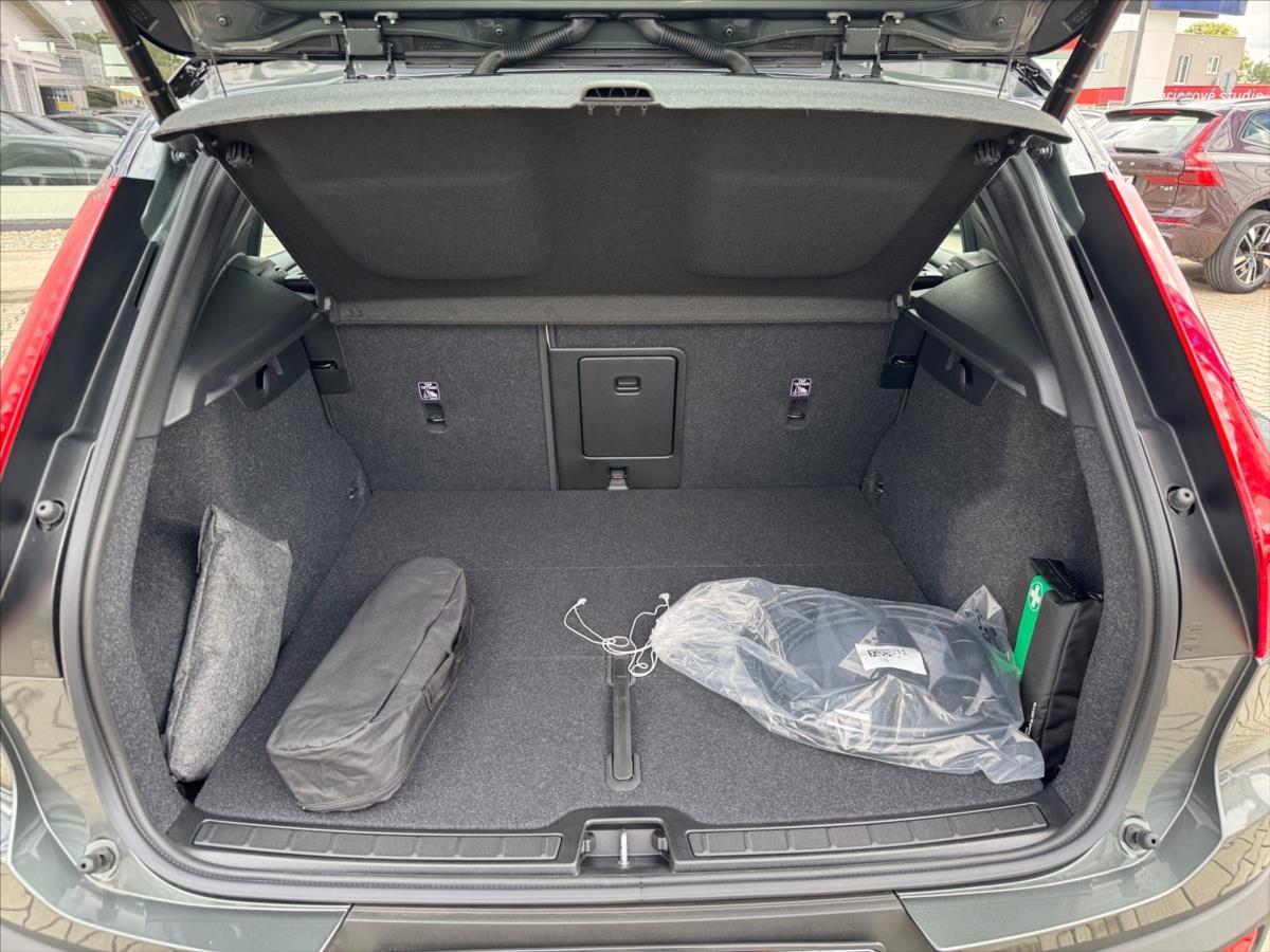 Volvo EX40