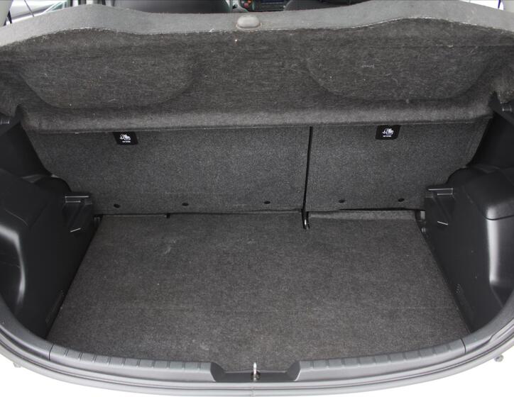 Toyota Yaris 11