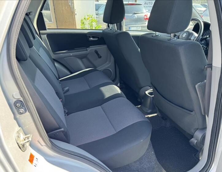 Suzuki SX4 14