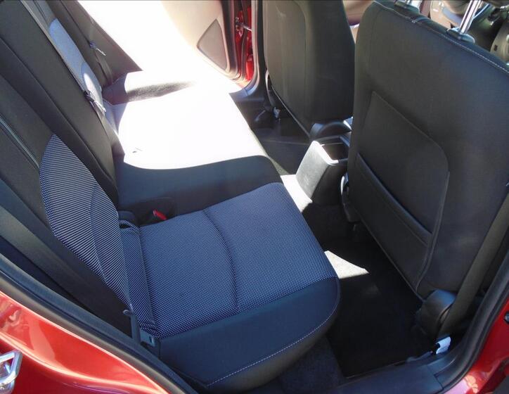 Mazda 2 18