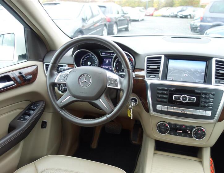 Mercedes-Benz Třídy M 22