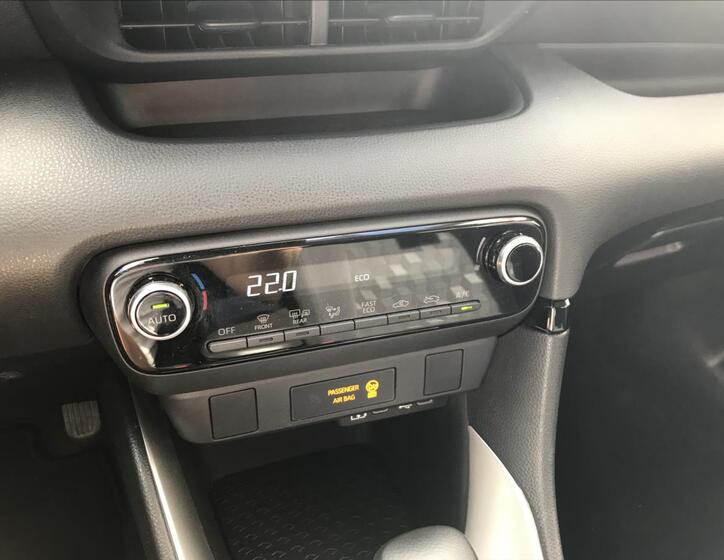 Toyota Yaris 15