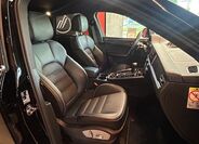 Porsche Macan 11