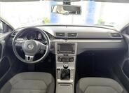 Volkswagen Passat 9