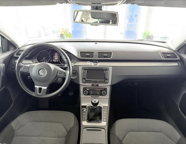 Volkswagen Passat 9