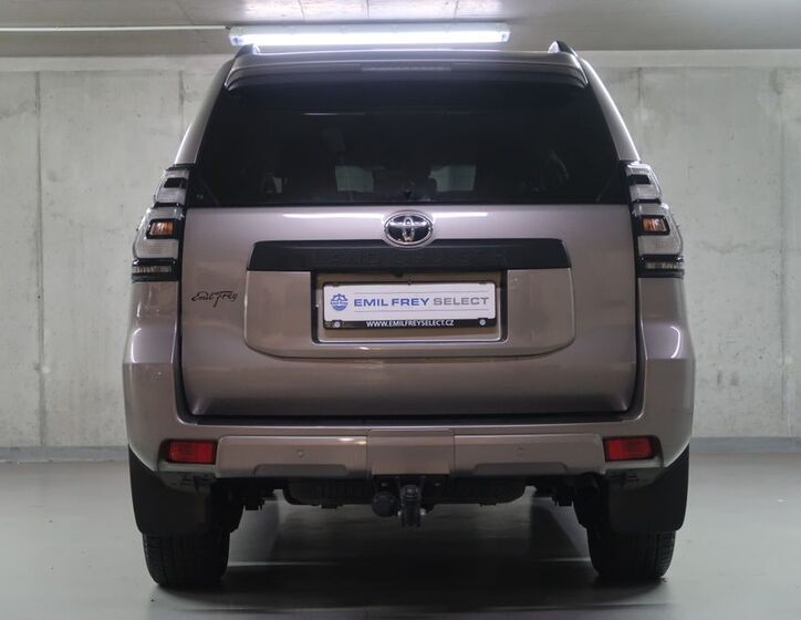 Toyota Land Cruiser 6