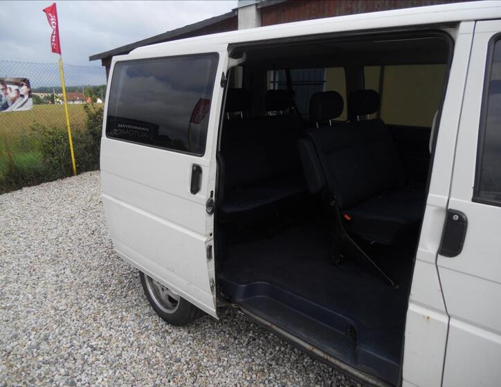 Volkswagen Caravelle 17