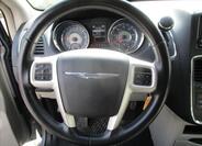 Chrysler Town & Country 17