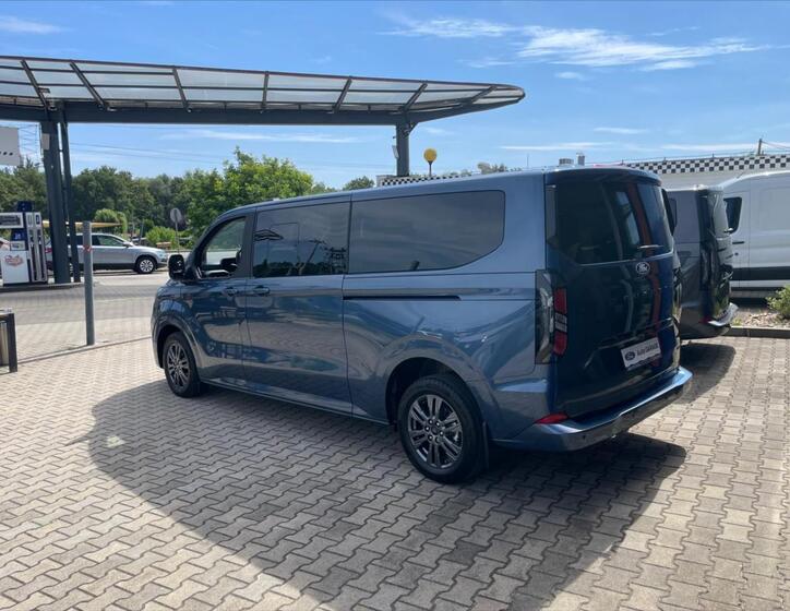 Ford Tourneo Custom 2