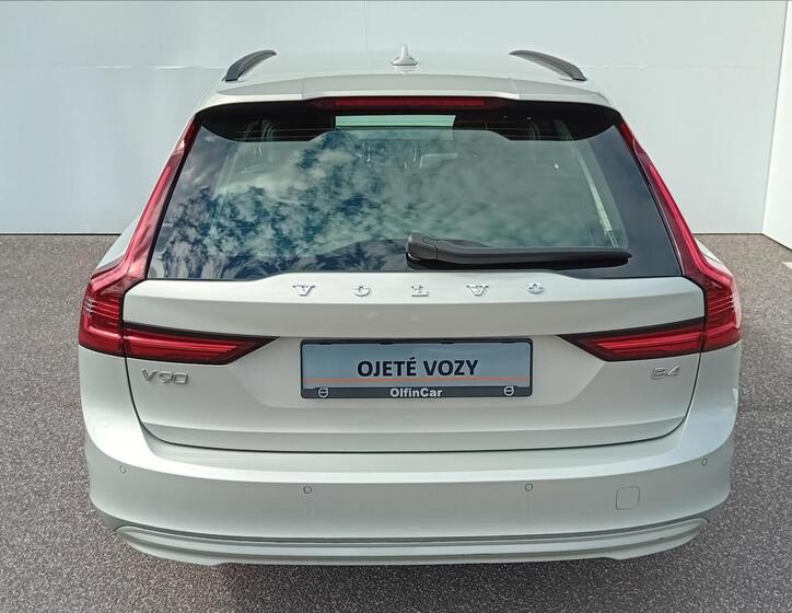 Volvo V90 8