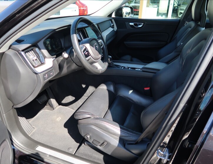 Volvo XC60 8