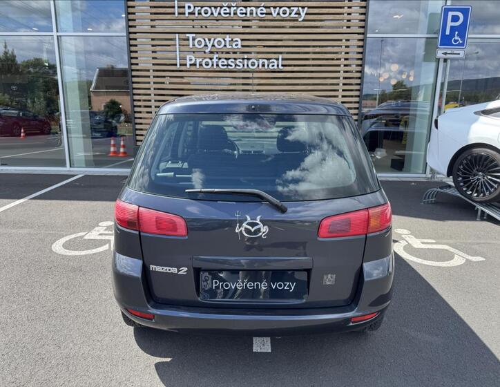 Mazda 2 13