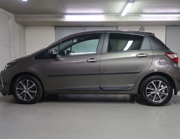 Toyota Yaris 8