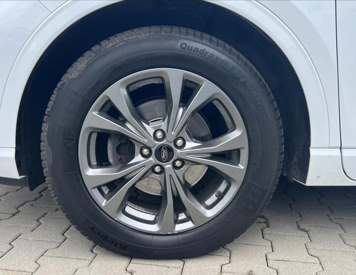 Ford Kuga 9