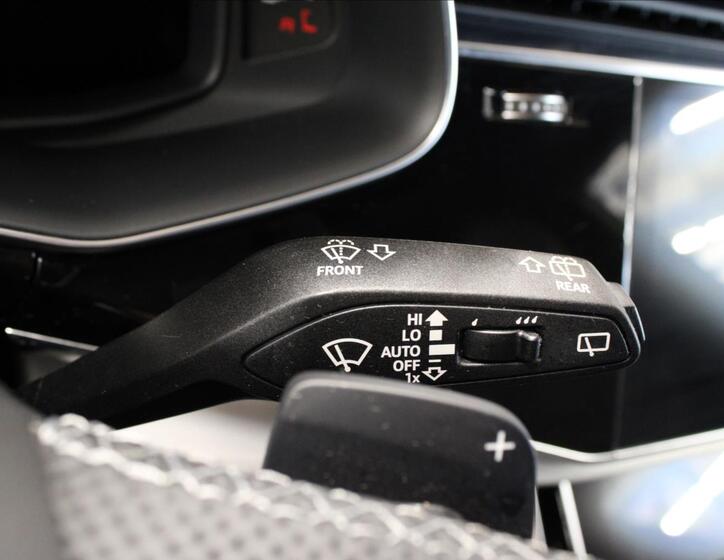 Audi Q8 21