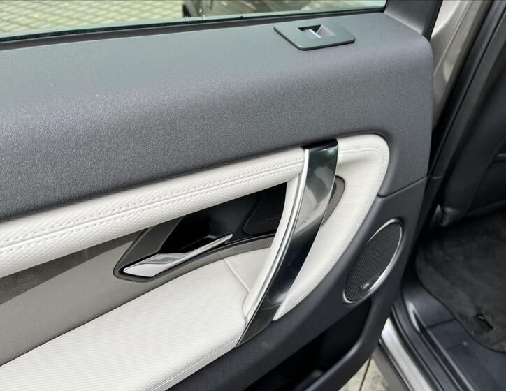 Land Rover Discovery Sport 32