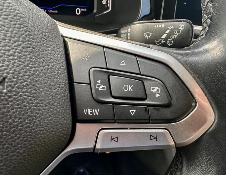 Volkswagen Multivan 25